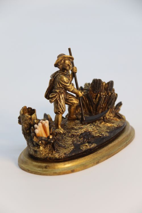 A FRENCH GILT BRONZE INKSTAND OF SMALL PROPORTIONS CIRCA 1860 - ADDITIONAL PHOTO 3