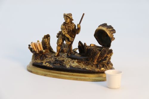 A FRENCH GILT BRONZE INKSTAND OF SMALL PROPORTIONS CIRCA 1860 - ADDITIONAL PHOTO 15
