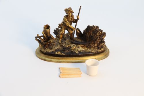 A FRENCH GILT BRONZE INKSTAND OF SMALL PROPORTIONS CIRCA 1860 - ADDITIONAL PHOTO 16