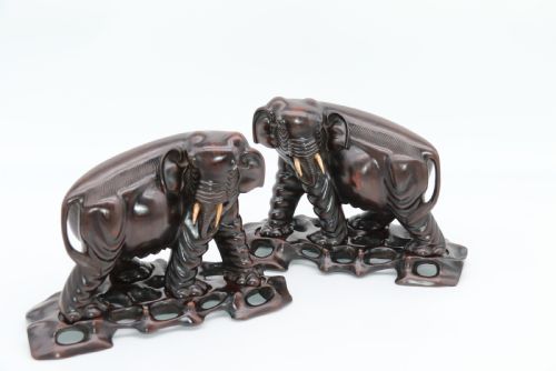 CHINESE 19TH C PAIR OF HARDWOOD ELEPHANTS ON STANDS C 1890 - ADDITIONAL PHOTO 3