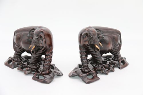 CHINESE 19TH C PAIR OF HARDWOOD ELEPHANTS ON STANDS C 1890 - ADDITIONAL PHOTO 4