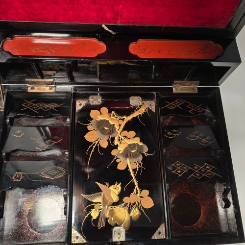 A LARGE 19TH CENTURY JAPANESE LACQUER WRITING BOX CIRCA 1880 - ADDITIONAL PHOTO 11