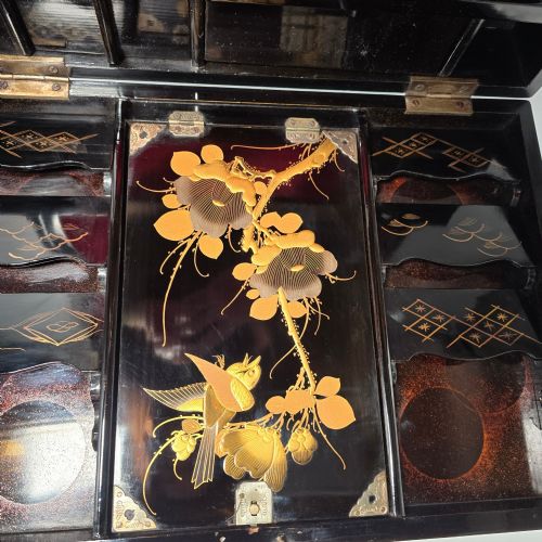 A LARGE 19TH CENTURY JAPANESE LACQUER WRITING BOX CIRCA 1880 - ADDITIONAL PHOTO 15