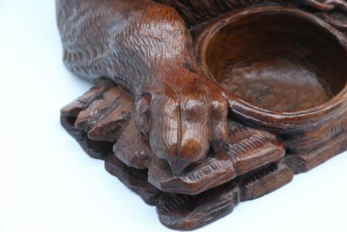 A LARGE BLACK FOREST CARVED DOG TOBACCO BOX CIRCA 1860 - ADDITIONAL PHOTO 25