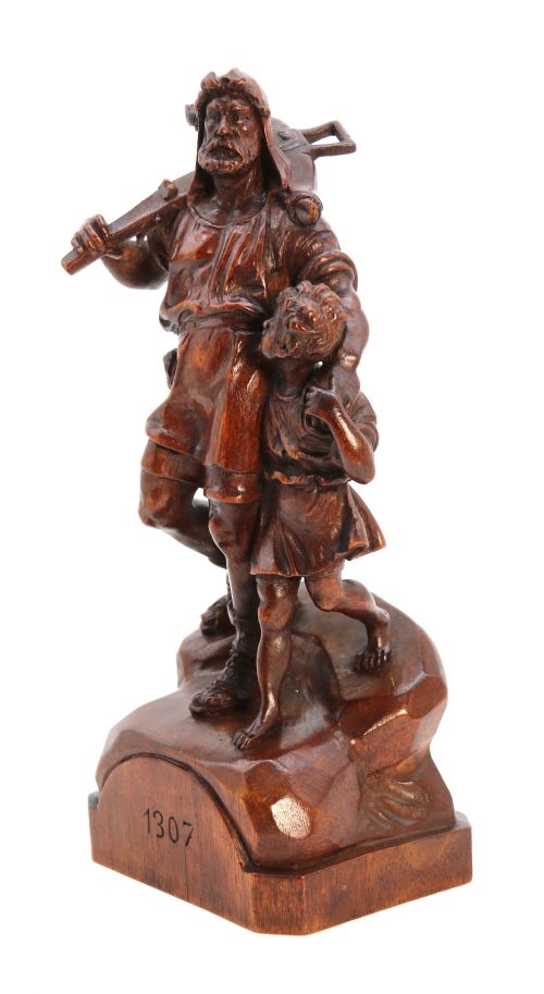 BLACK FOREST WALNUT CARVING OF WILLIAM TELL CIRCA 1900 - ADDITIONAL PHOTO 3