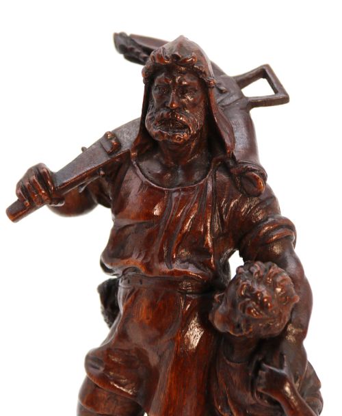 BLACK FOREST WALNUT CARVING OF WILLIAM TELL CIRCA 1900 - ADDITIONAL PHOTO 8