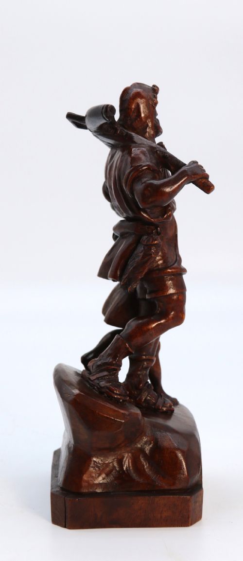 BLACK FOREST WALNUT CARVING OF WILLIAM TELL CIRCA 1900 - ADDITIONAL PHOTO 10