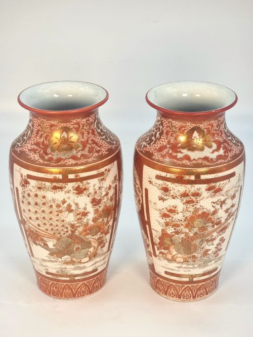 A LARGE PAIR OF JAPANESE KUTANI PORCELAIN VASES CIRCA 1890 - ADDITIONAL PHOTO 7