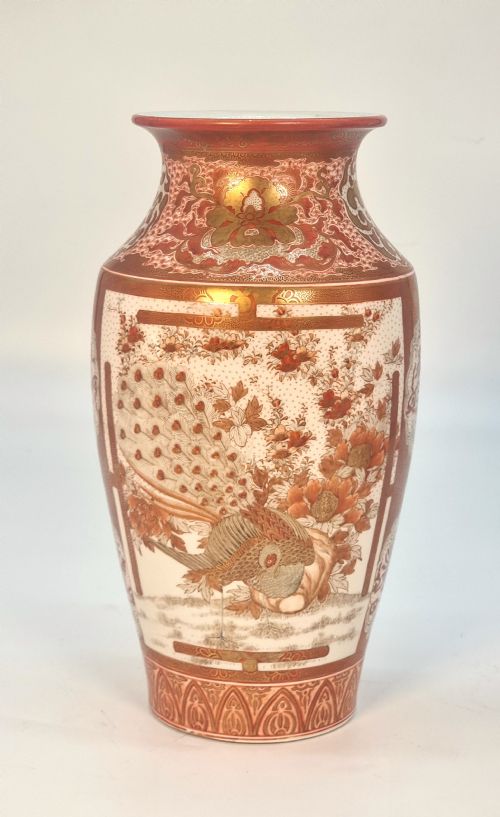 A LARGE PAIR OF JAPANESE KUTANI PORCELAIN VASES CIRCA 1890 - ADDITIONAL PHOTO 8