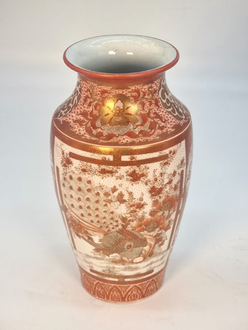 A LARGE PAIR OF JAPANESE KUTANI PORCELAIN VASES CIRCA 1890 - ADDITIONAL PHOTO 9