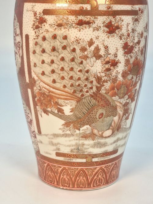 A LARGE PAIR OF JAPANESE KUTANI PORCELAIN VASES CIRCA 1890 - ADDITIONAL PHOTO 15