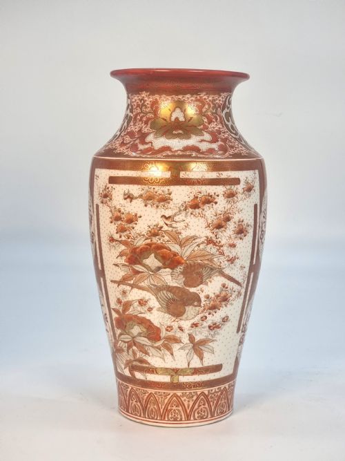 A LARGE PAIR OF JAPANESE KUTANI PORCELAIN VASES CIRCA 1890 - ADDITIONAL PHOTO 26