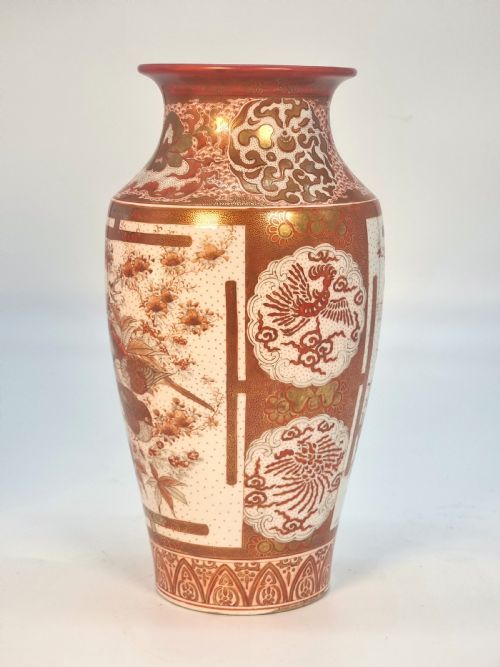 A LARGE PAIR OF JAPANESE KUTANI PORCELAIN VASES CIRCA 1890 - ADDITIONAL PHOTO 27