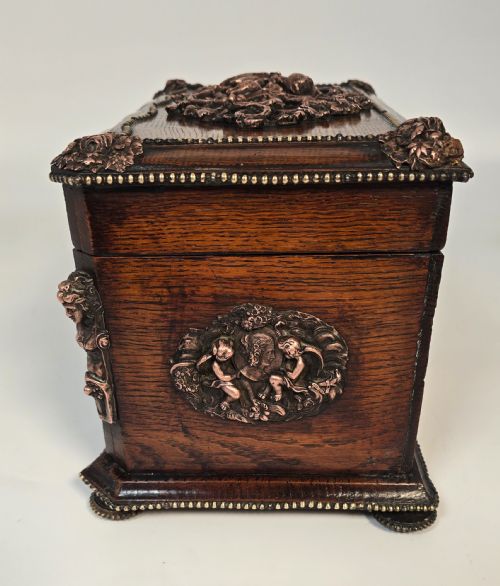 A FRENCH TEA CADDY BY TAHAN OF PARIS MADE FROM OAK CIRCA 1880 - ADDITIONAL PHOTO 2