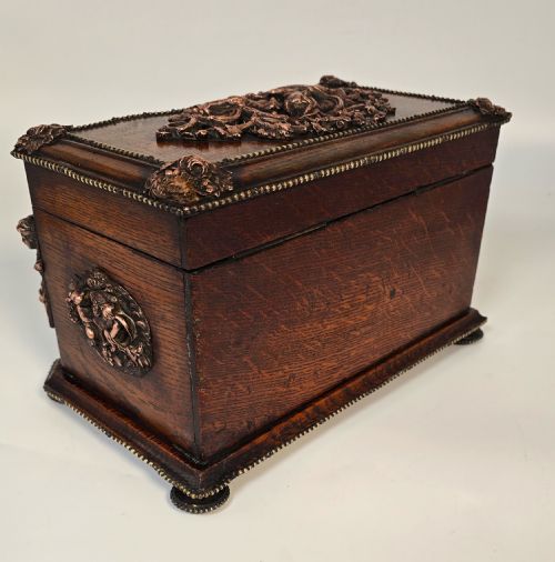 A FRENCH TEA CADDY BY TAHAN OF PARIS MADE FROM OAK CIRCA 1880 - ADDITIONAL PHOTO 3
