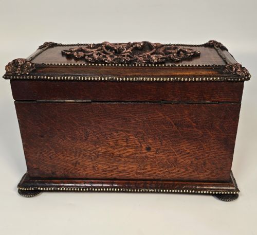 A FRENCH TEA CADDY BY TAHAN OF PARIS MADE FROM OAK CIRCA 1880 - ADDITIONAL PHOTO 4