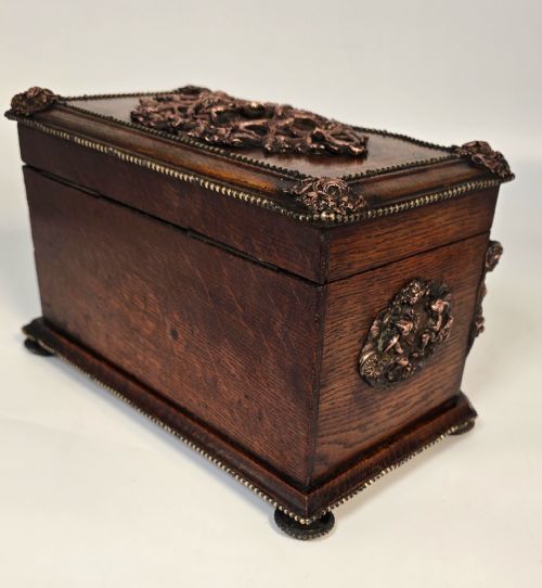 A FRENCH TEA CADDY BY TAHAN OF PARIS MADE FROM OAK CIRCA 1880 - ADDITIONAL PHOTO 5