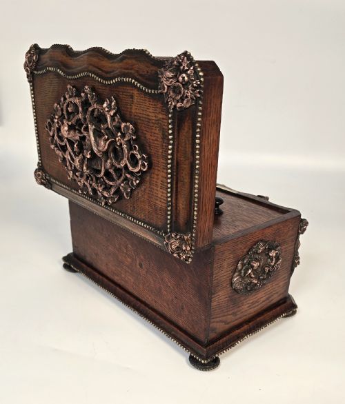 A FRENCH TEA CADDY BY TAHAN OF PARIS MADE FROM OAK CIRCA 1880 - ADDITIONAL PHOTO 17