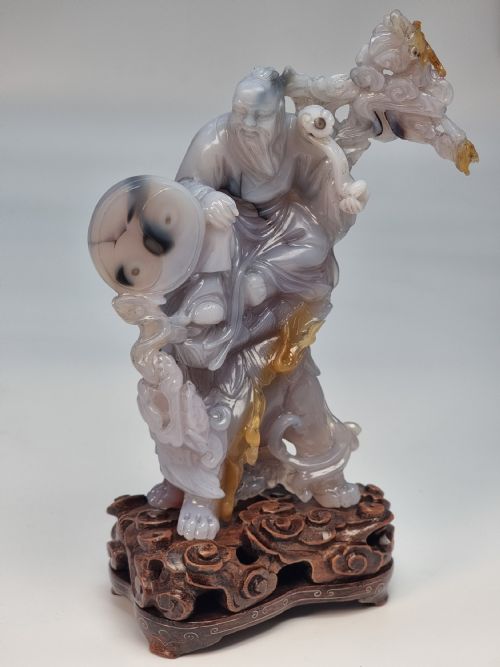A CHINESE HAND CARVED AGATE HARDSTONE FIGURE GROUP CIRCA 1930 - ADDITIONAL PHOTO 1