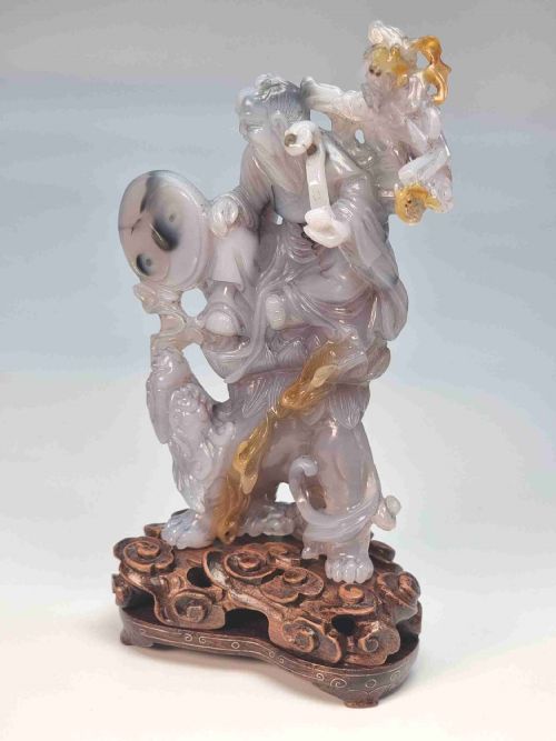 A CHINESE HAND CARVED AGATE HARDSTONE FIGURE GROUP CIRCA 1930 - ADDITIONAL PHOTO 3