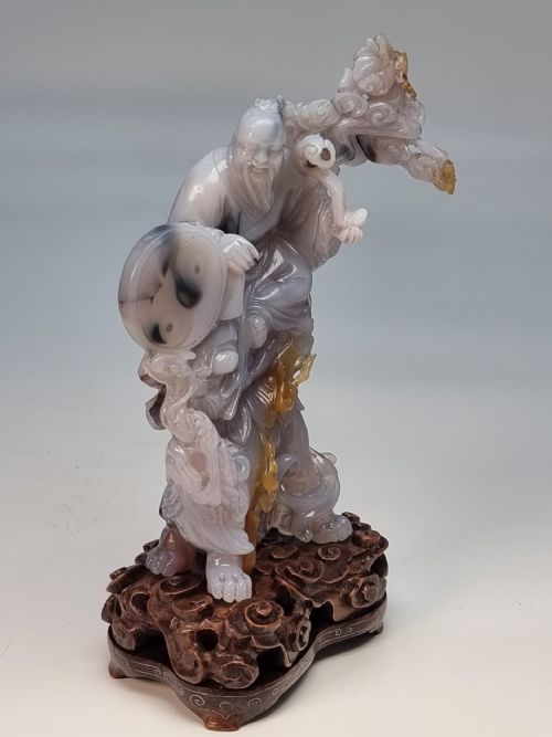 A CHINESE HAND CARVED AGATE HARDSTONE FIGURE GROUP CIRCA 1930 - ADDITIONAL PHOTO 10