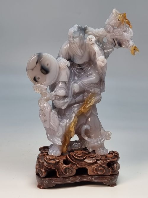 A CHINESE HAND CARVED AGATE HARDSTONE FIGURE GROUP CIRCA 1930 - ADDITIONAL PHOTO 11
