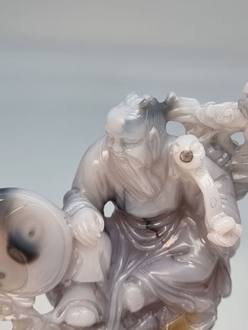 A CHINESE HAND CARVED AGATE HARDSTONE FIGURE GROUP CIRCA 1930 - ADDITIONAL PHOTO 12