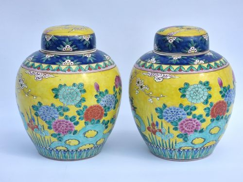 A PAIR OF CHINESE GINGER JARS HAND PAINTED CIRCA 1930 - ADDITIONAL PHOTO 4