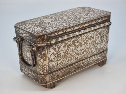 A MINDANAO SILVER INLAID BRONZE BETAL BOX MID TO LATE 19TH CENTURY - ADDITIONAL PHOTO 2