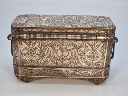 A MINDANAO SILVER INLAID BRONZE BETAL BOX MID TO LATE 19TH CENTURY - ADDITIONAL PHOTO 3