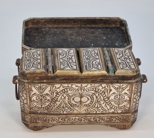 A MINDANAO SILVER INLAID BRONZE BETAL BOX MID TO LATE 19TH CENTURY - ADDITIONAL PHOTO 7
