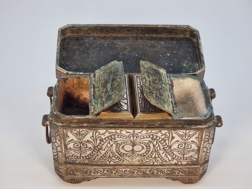 A MINDANAO SILVER INLAID BRONZE BETAL BOX MID TO LATE 19TH CENTURY - ADDITIONAL PHOTO 15