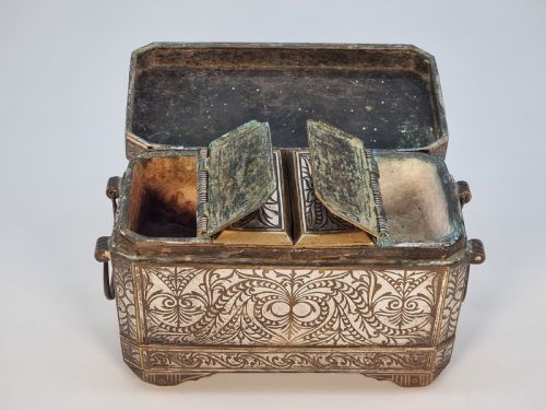 A MINDANAO SILVER INLAID BRONZE BETAL BOX MID TO LATE 19TH CENTURY - ADDITIONAL PHOTO 17