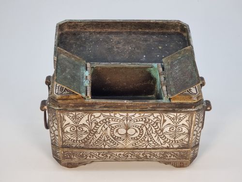 A MINDANAO SILVER INLAID BRONZE BETAL BOX MID TO LATE 19TH CENTURY - ADDITIONAL PHOTO 18