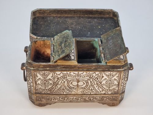 A MINDANAO SILVER INLAID BRONZE BETAL BOX MID TO LATE 19TH CENTURY - ADDITIONAL PHOTO 20