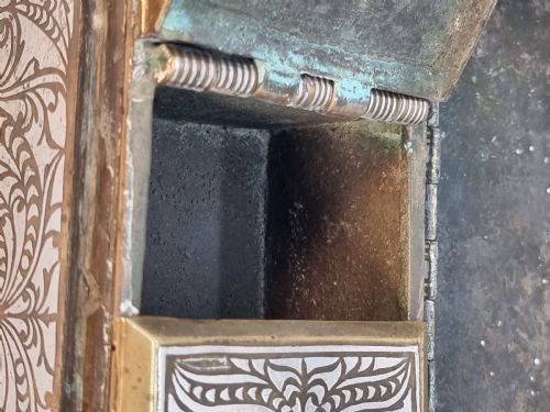A MINDANAO SILVER INLAID BRONZE BETAL BOX MID TO LATE 19TH CENTURY - ADDITIONAL PHOTO 23