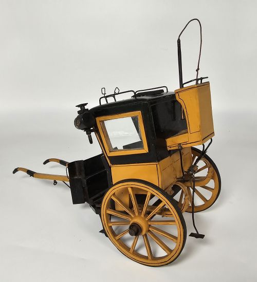 A SCALE MODEL OF A HANSON CAB FROM THE EARLY 19TH CENTURY - ADDITIONAL PHOTO 1