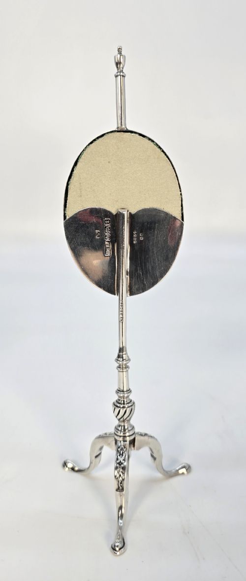 AN ENGLISH SILVER NOVELTY PHOTO FRAME MINIATURE FURNITURE GEORGE III POLE SCREEN - ADDITIONAL PHOTO 1