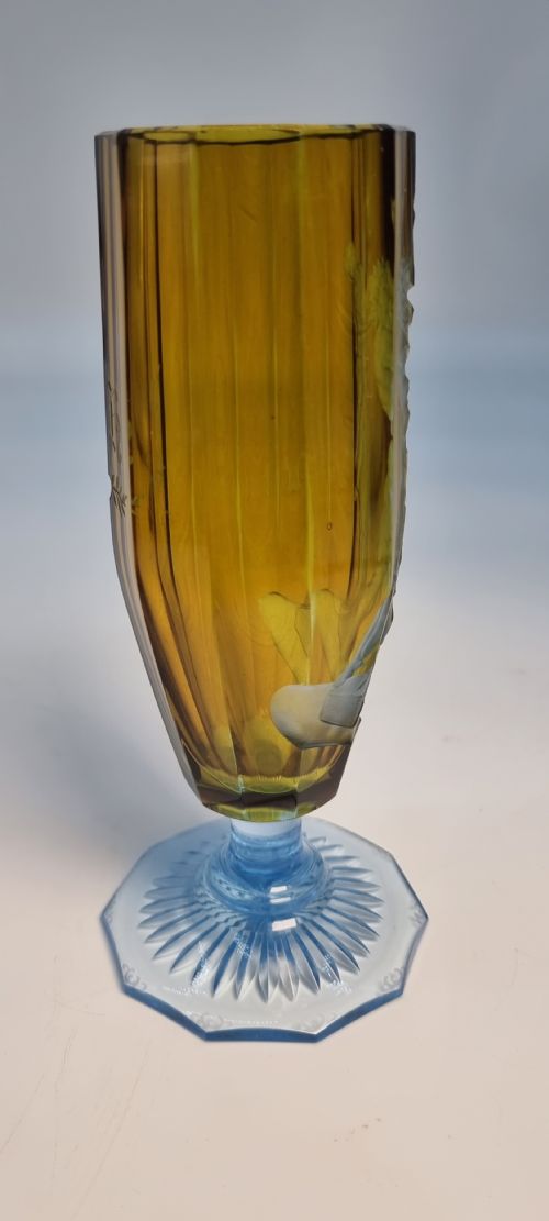 ENGLISH INTAGLIO ENGRAVED STEMMED GOBLET CIRCA 1880 - ADDITIONAL PHOTO 1