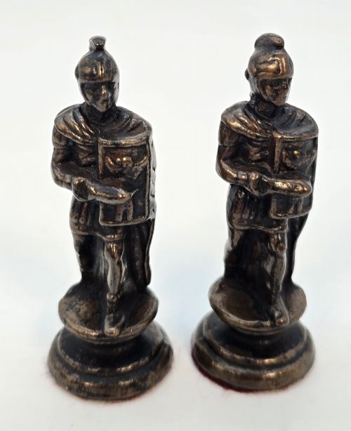 REVERSABLE CHESS BOARD AND SORRENTO WARE TRAY WITH BRONZE CHESS PIECES C1880 - ADDITIONAL PHOTO 10