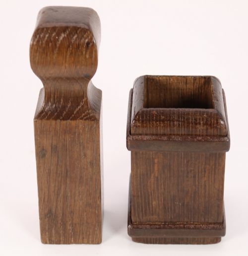 A 17TH18TH CENTURY ENGLISH APOTHECARYS OAK AND WROUGHT IRON MOUNTED CRUSHER