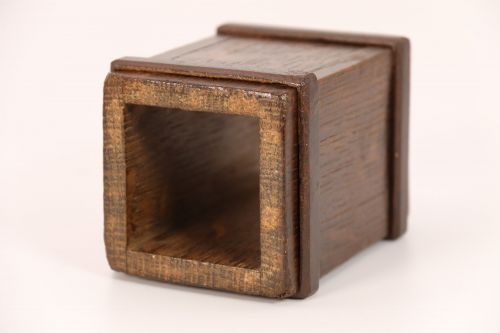 A 17TH18TH CENTURY ENGLISH APOTHECARYS OAK AND WROUGHT IRON MOUNTED CRUSHER - ADDITIONAL PHOTO 8