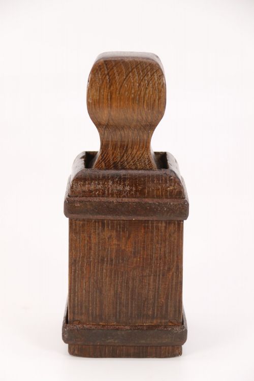 A 17TH18TH CENTURY ENGLISH APOTHECARYS OAK AND WROUGHT IRON MOUNTED CRUSHER - ADDITIONAL PHOTO 11