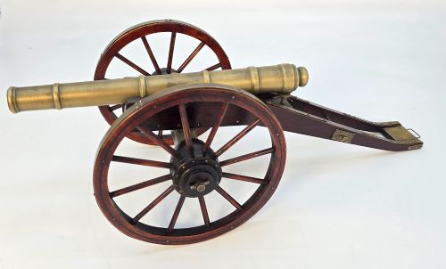 A PAIR OF MODEL FRENCH 18TH CENTURY CANNONS C 1920 - ADDITIONAL PHOTO 4