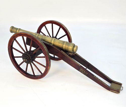 A PAIR OF MODEL FRENCH 18TH CENTURY CANNONS C 1920 - ADDITIONAL PHOTO 5
