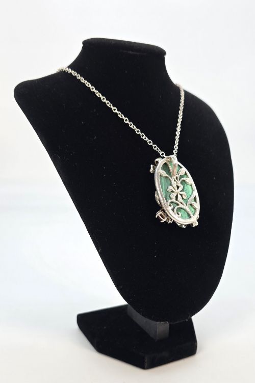 A PENDANT NECKLACE MADE FROM MALACHITE SILVER AND ENAMEL CIRCA 1950 - ADDITIONAL PHOTO 3