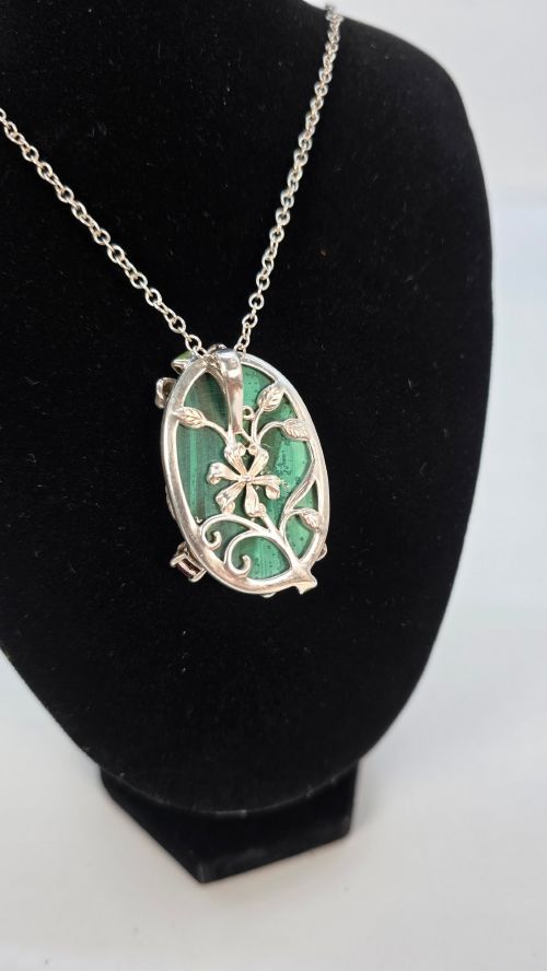 A PENDANT NECKLACE MADE FROM MALACHITE SILVER AND ENAMEL CIRCA 1950 - ADDITIONAL PHOTO 4