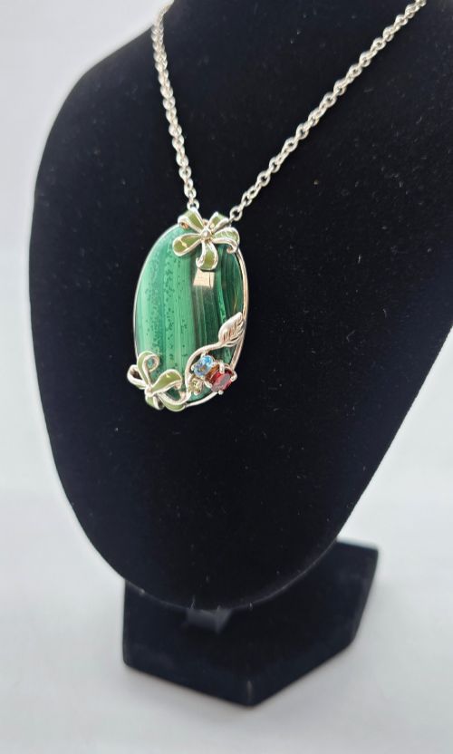 A PENDANT NECKLACE MADE FROM MALACHITE SILVER AND ENAMEL CIRCA 1950 - ADDITIONAL PHOTO 8