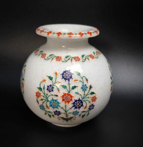 INDIAN PIETRA DURA INLAID MARBLE VASE FROM THE RAJ PERIOD CIRCA 1910 - ADDITIONAL PHOTO 2