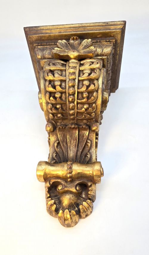 A PAIR OF CARVED GILTWOOD ITALIAN WALL BRACKETS CIRCA 1920 DATE - ADDITIONAL PHOTO 1